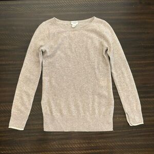 Winter white Club Monaco crew neck sweater. 100% cashmere. Size XS